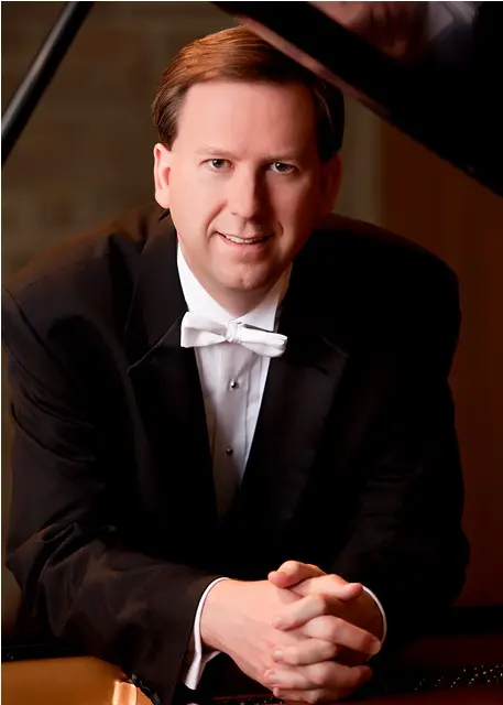 Free Lunchtime Concert: Christopher Atzinger (Piano)